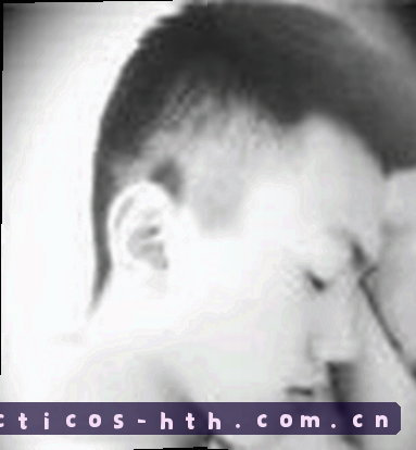 李伟